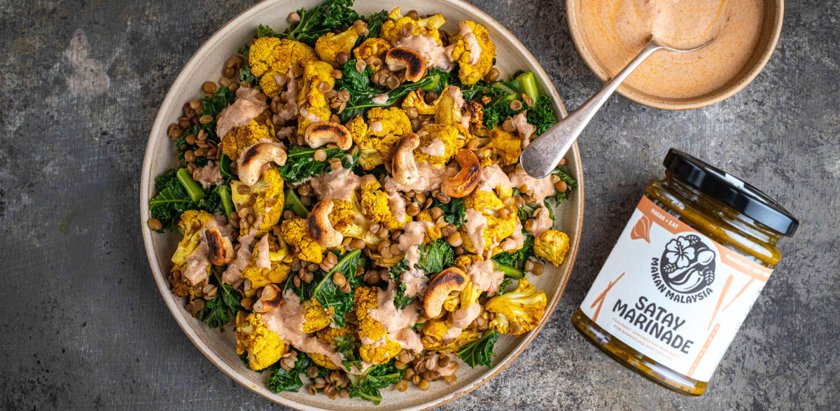 Summer Satay Cauliflower Salad with Kale and Cashew Nuts